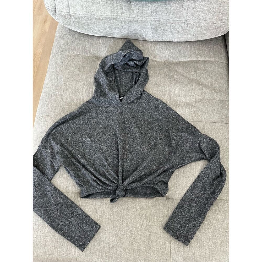 Fashion Nova cropped‎ hooded long sleeve tee size small